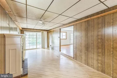 Living - 764 224th St, Pasadena, MD 21122 photo 6 of 8