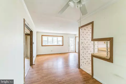 Living - 764 224th St, Pasadena, MD 21122 photo 1 of 8