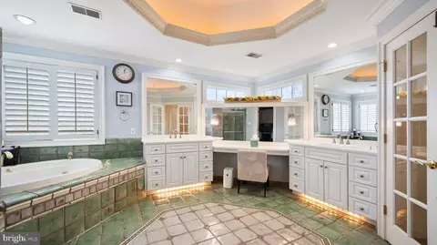 Bath - 8508 Summershade Dr, Odenton, MD 21113 photo 2 of 3