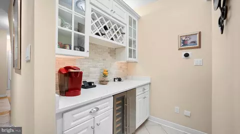 Entry Way - 8508 Summershade Dr, Odenton, MD 21113 photo 6 of 14