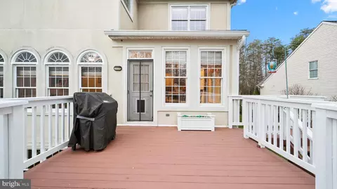 Exterior - 8508 Summershade Dr, Odenton, MD 21113 photo 6 of 11