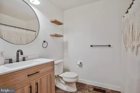 Bath - 1428 Oak Bluff Rd, Edgewater, MD 21037 photo 1 of 5