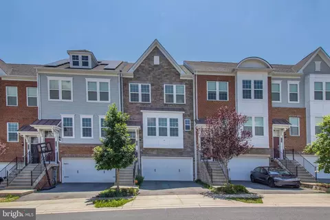 7925 Breezy Knoll Ln, Hanover, MD 21076