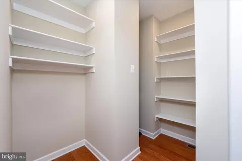 Entry Way - 2054 Shore Dr, Edgewater, MD 21037 photo 3 of 4