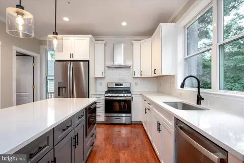 Kitchen - 2054 Shore Dr, Edgewater, MD 21037 photo 1 of 3