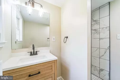 8013 Long Hill Rd, Pasadena, MD 21122 photo 16