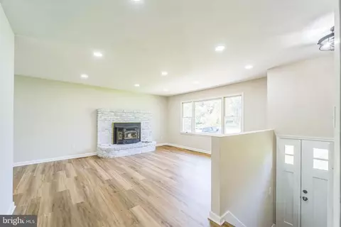 8013 Long Hill Rd, Pasadena, MD 21122 photo 10