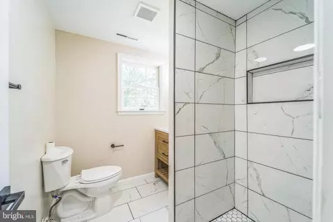 8013 Long Hill Rd, Pasadena, MD 21122 photo 17