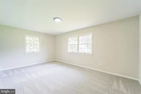 8013 Long Hill Rd, Pasadena, MD 21122 photo 18