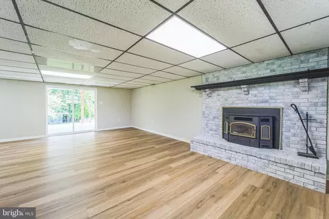 8013 Long Hill Rd, Pasadena, MD 21122 photo 3