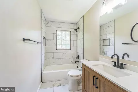 8013 Long Hill Rd, Pasadena, MD 21122 photo 15