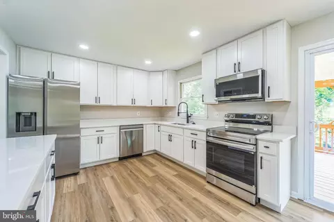 8013 Long Hill Rd, Pasadena, MD 21122 photo 8