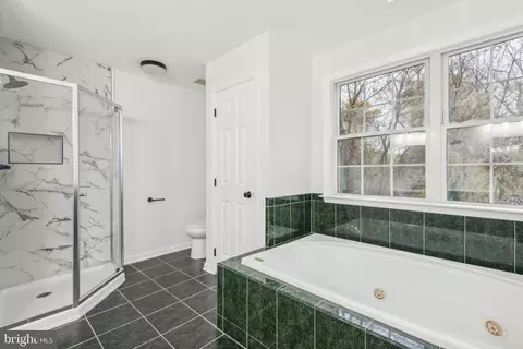 Bath - 1825 Johnson Rd, Annapolis, MD 21409 photo 2 of 3