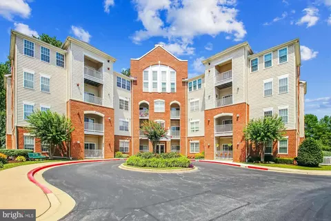 2610 Chapel Lake Dr #208, Gambrills, MD 21054