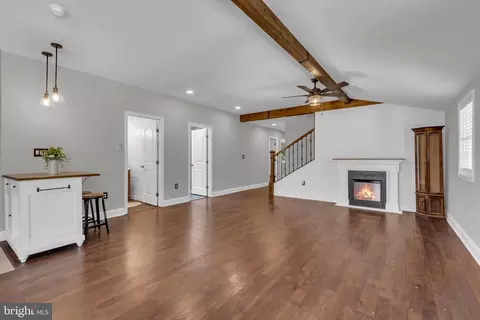 Entry Way - 917 Beales Trl, Pasadena, MD 21122 photo 6 of 11