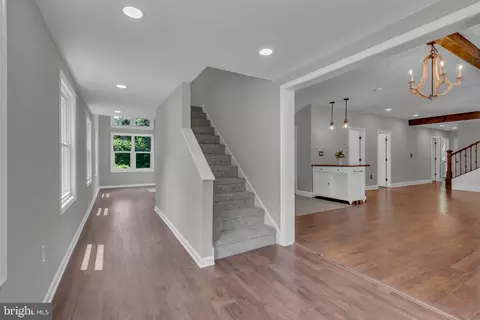 Entry Way - 917 Beales Trl, Pasadena, MD 21122 photo 7 of 11