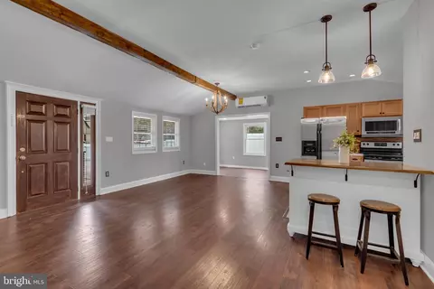 Entry Way - 917 Beales Trl, Pasadena, MD 21122 photo 1 of 11