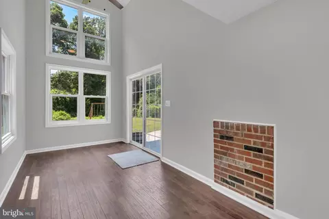 Entry Way - 917 Beales Trl, Pasadena, MD 21122 photo 8 of 11