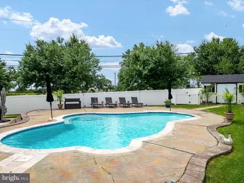 Exterior - 435 Applegate Ct, Linthicum, MD 21090 photo 6 of 10