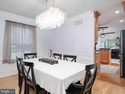 Dining - 435 Applegate Ct, Linthicum, MD 21090 photo 2 of 2