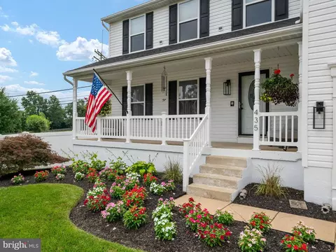 Exterior - 435 Applegate Ct, Linthicum, MD 21090 photo 3 of 10