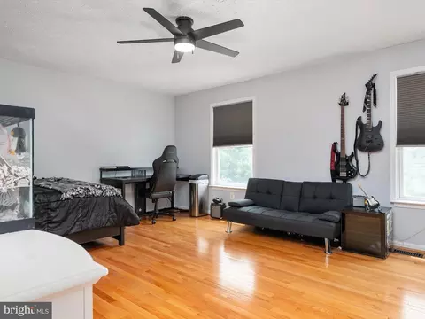 Bedroom - 435 Applegate Ct, Linthicum, MD 21090 photo 3 of 4