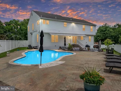 Exterior - 435 Applegate Ct, Linthicum, MD 21090 photo 2 of 10