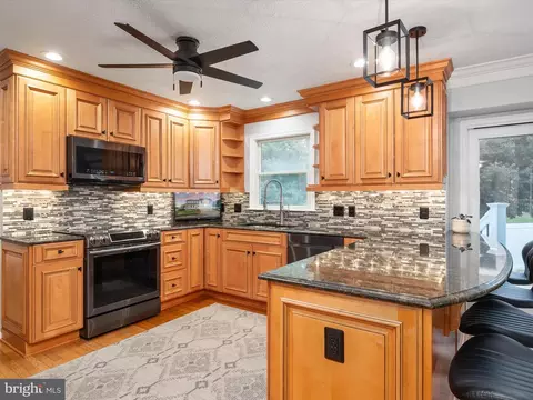 Kitchen - 435 Applegate Ct, Linthicum, MD 21090 photo 1 of 4