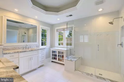 Bath - 210 Bowen Ct, Annapolis, MD 21401 photo 2 of 7