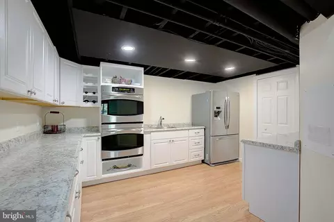 Kitchen - 210 Bowen Ct, Annapolis, MD 21401 photo 7 of 8