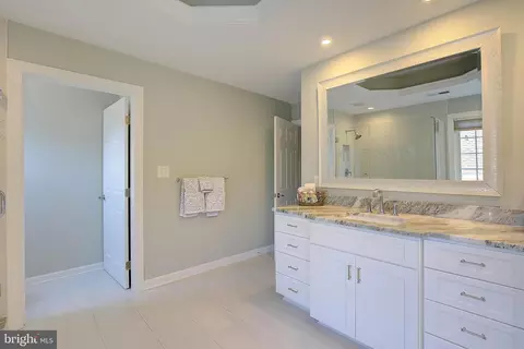 Bath - 210 Bowen Ct, Annapolis, MD 21401 photo 4 of 7