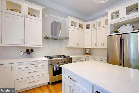 Kitchen - 210 Bowen Ct, Annapolis, MD 21401 photo 6 of 8