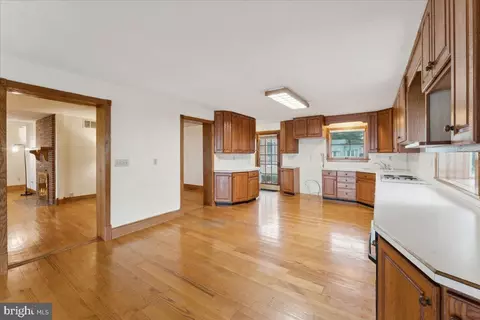 Kitchen - 6047 Melbourne Ave, Deale, MD 20751 photo 1 of 4