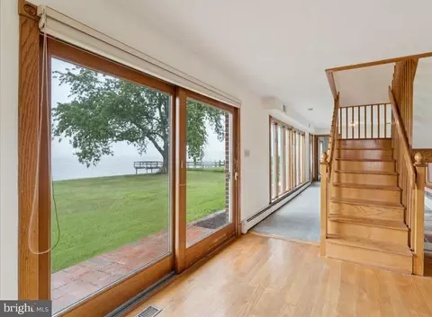Entry Way - 6047 Melbourne Ave, Deale, MD 20751 photo 2 of 4