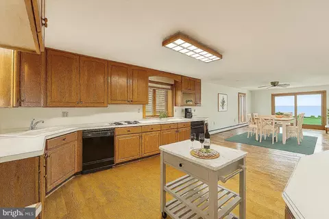 Kitchen - 6047 Melbourne Ave, Deale, MD 20751 photo 4 of 4