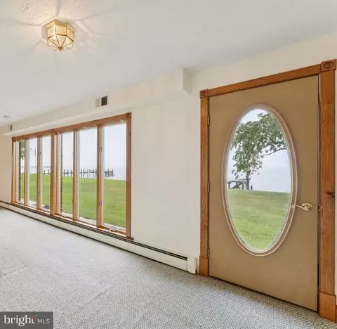Entry Way - 6047 Melbourne Ave, Deale, MD 20751 photo 1 of 4