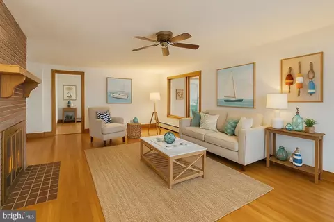 Living - 6047 Melbourne Ave, Deale, MD 20751 photo 6 of 9