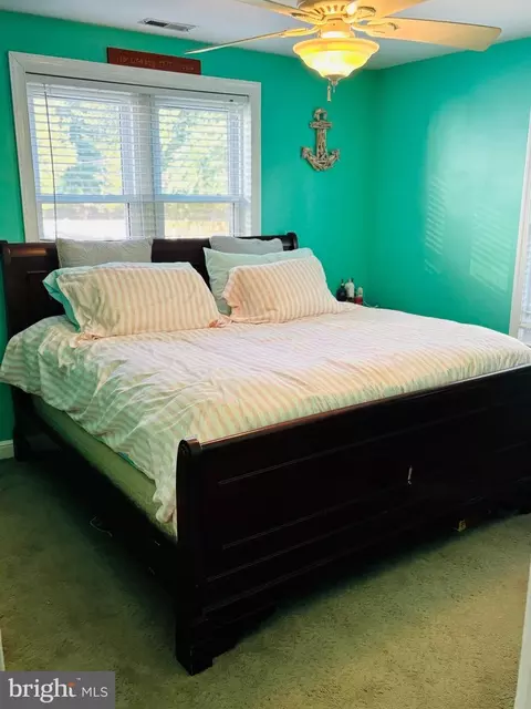 Bedroom - 217 Lakeview Ave, Edgewater, MD 21037 photo 1 of 4