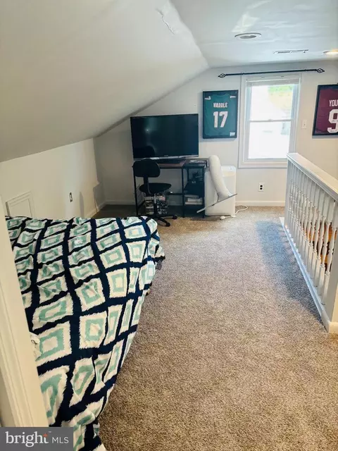 Bedroom - 217 Lakeview Ave, Edgewater, MD 21037 photo 4 of 4