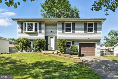 2334 Maytime Dr, Gambrills, MD 21054