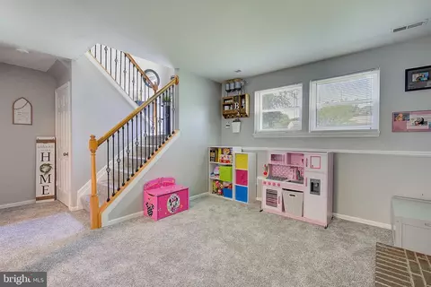 Entry Way - 909 Beech Tree Rd, Severn, MD 21144 photo 6 of 7