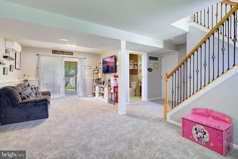 Entry Way - 909 Beech Tree Rd, Severn, MD 21144 photo 5 of 7
