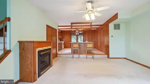 Living - 1718 Quantico Rd, Edgewater, MD 21037 photo 2 of 4