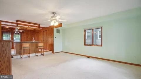 Living - 1718 Quantico Rd, Edgewater, MD 21037 photo 3 of 4