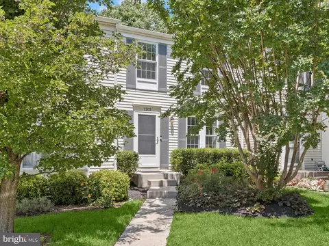 1202 Seminole Dr, Arnold, MD 21012 photo 3