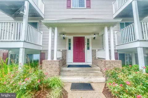 8040 H Abbey Ct #H, Pasadena, MD 21122