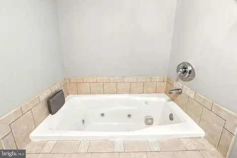 8402 Lynn Cir, Pasadena, MD 21122 photo 21