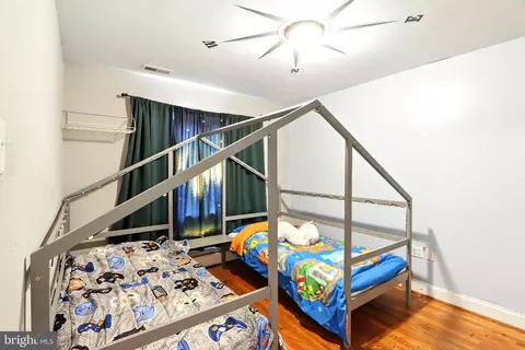 8402 Lynn Cir, Pasadena, MD 21122 photo 15