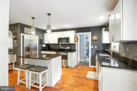 8402 Lynn Cir, Pasadena, MD 21122 photo 8