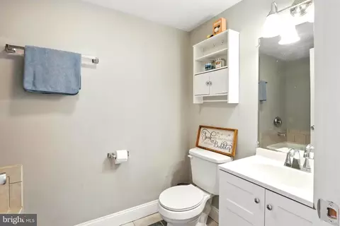 8402 Lynn Cir, Pasadena, MD 21122 photo 20
